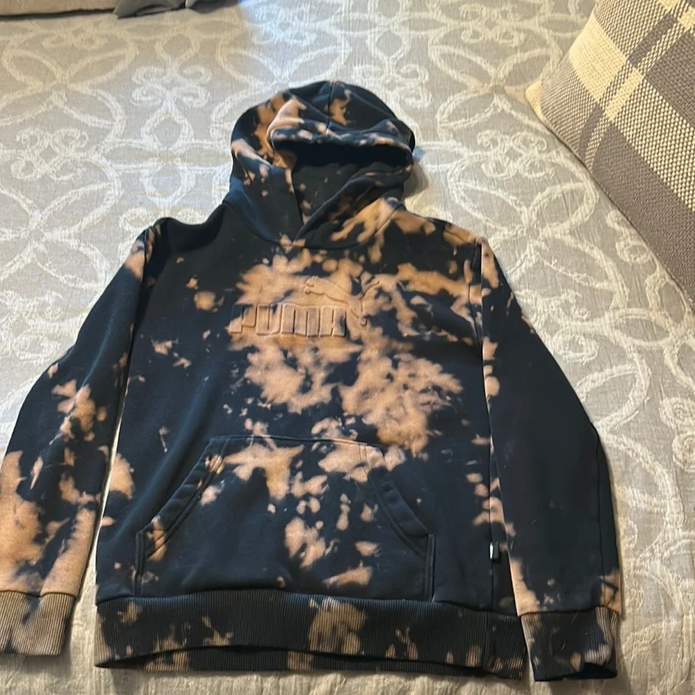 Girl’s Puma distressed hoodie. Size 10/12. Excellent condition - Picture 1 of 4